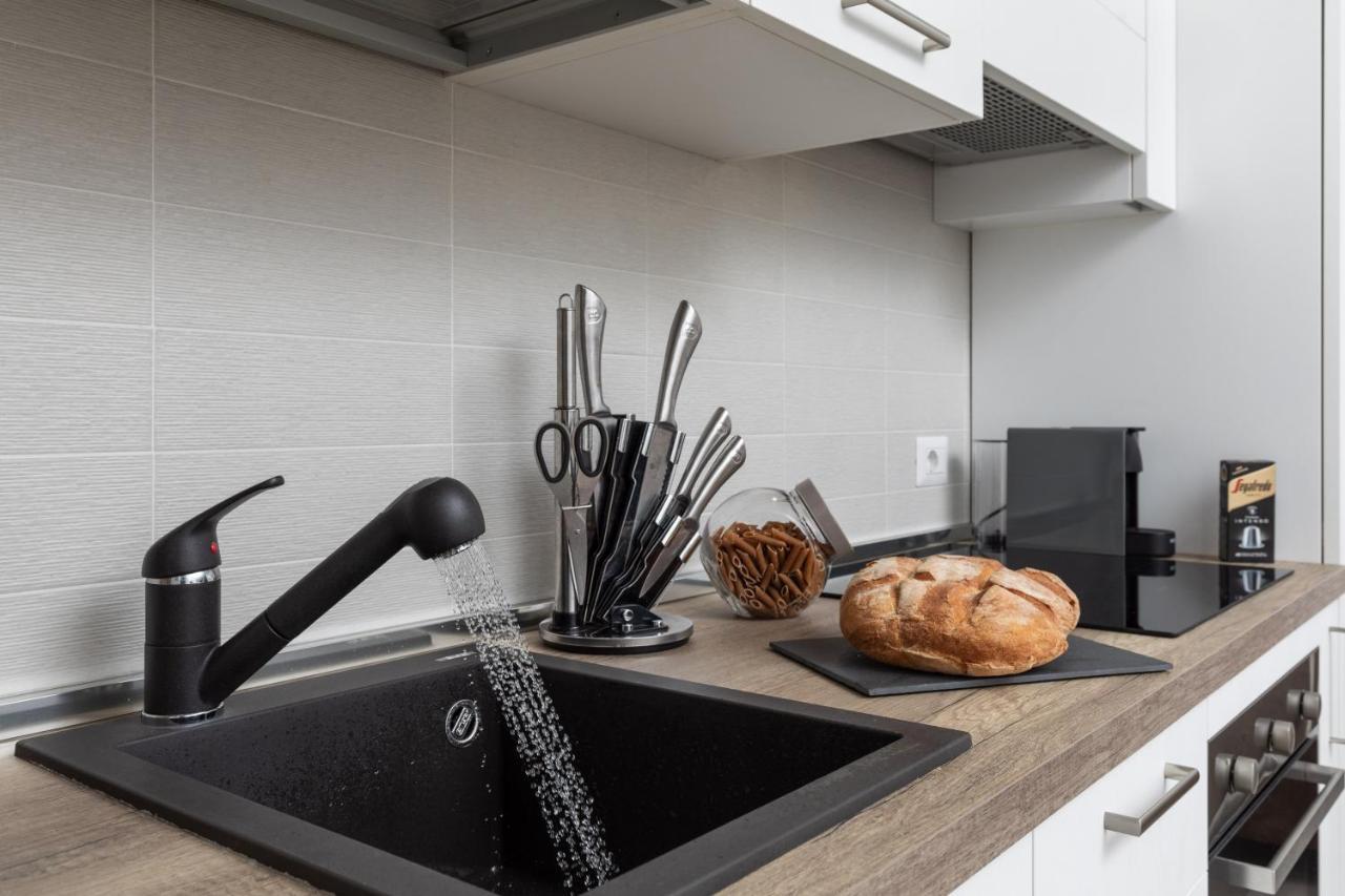 Homey Experience - Urban Luxury Apartment ออลเบีย ภายนอก รูปภาพ